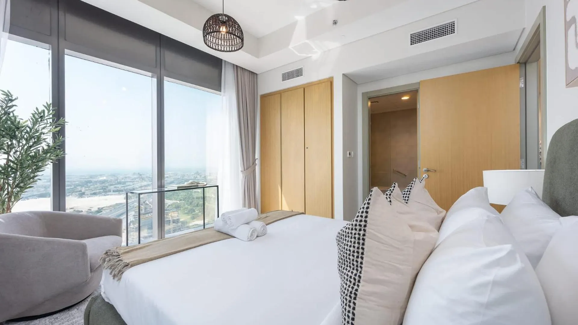 Modern Luxe 2Br In Business Bay Apartment Dubai