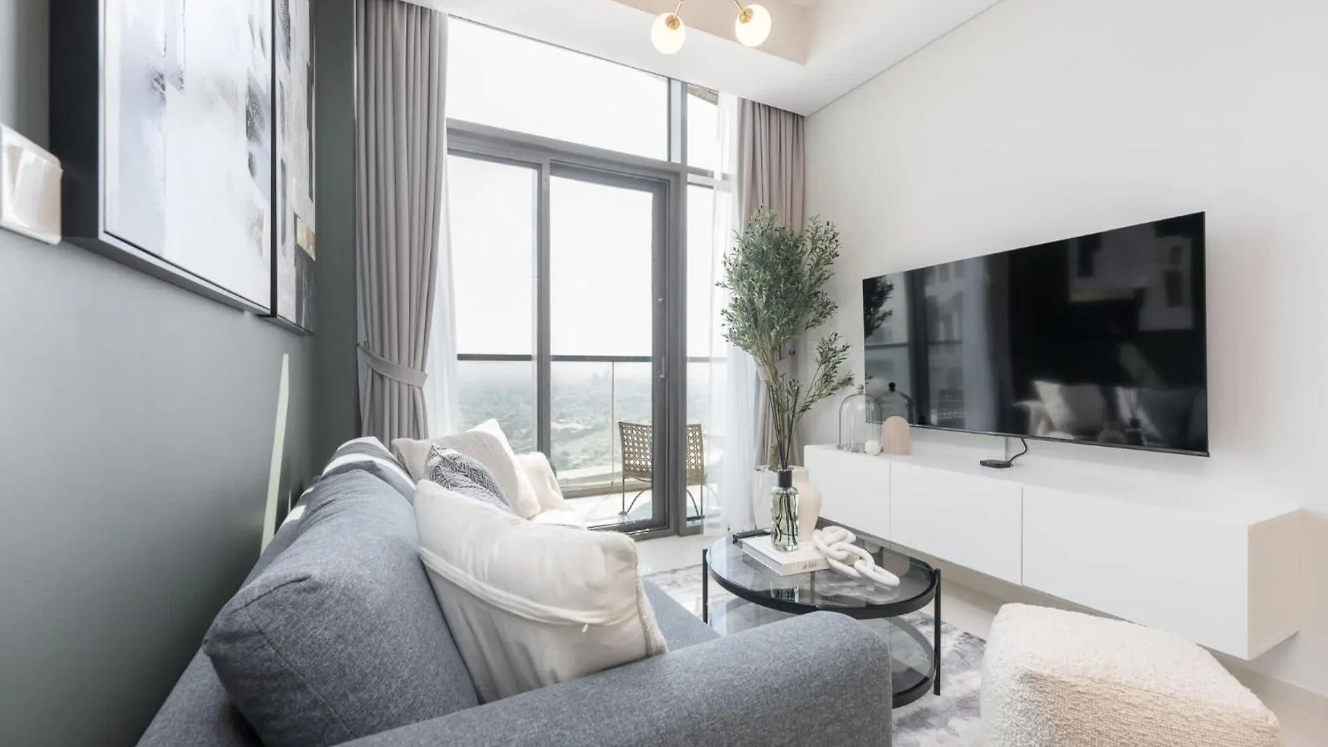 Modern Luxe 2Br In Business Bay Apartment Dubai United Arab Emirates