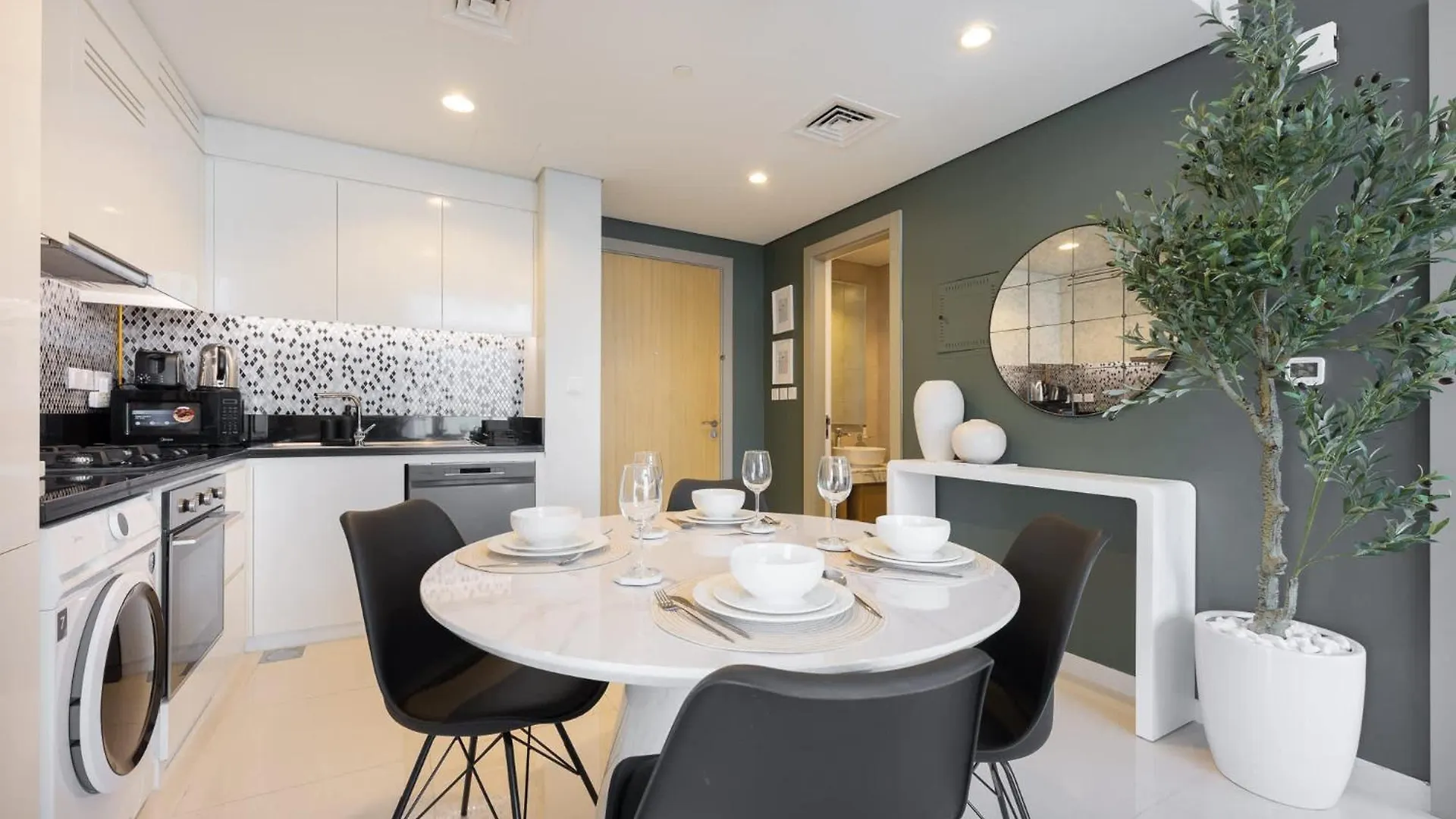 Modern Luxe 2Br In Business Bay Apartment Dubai