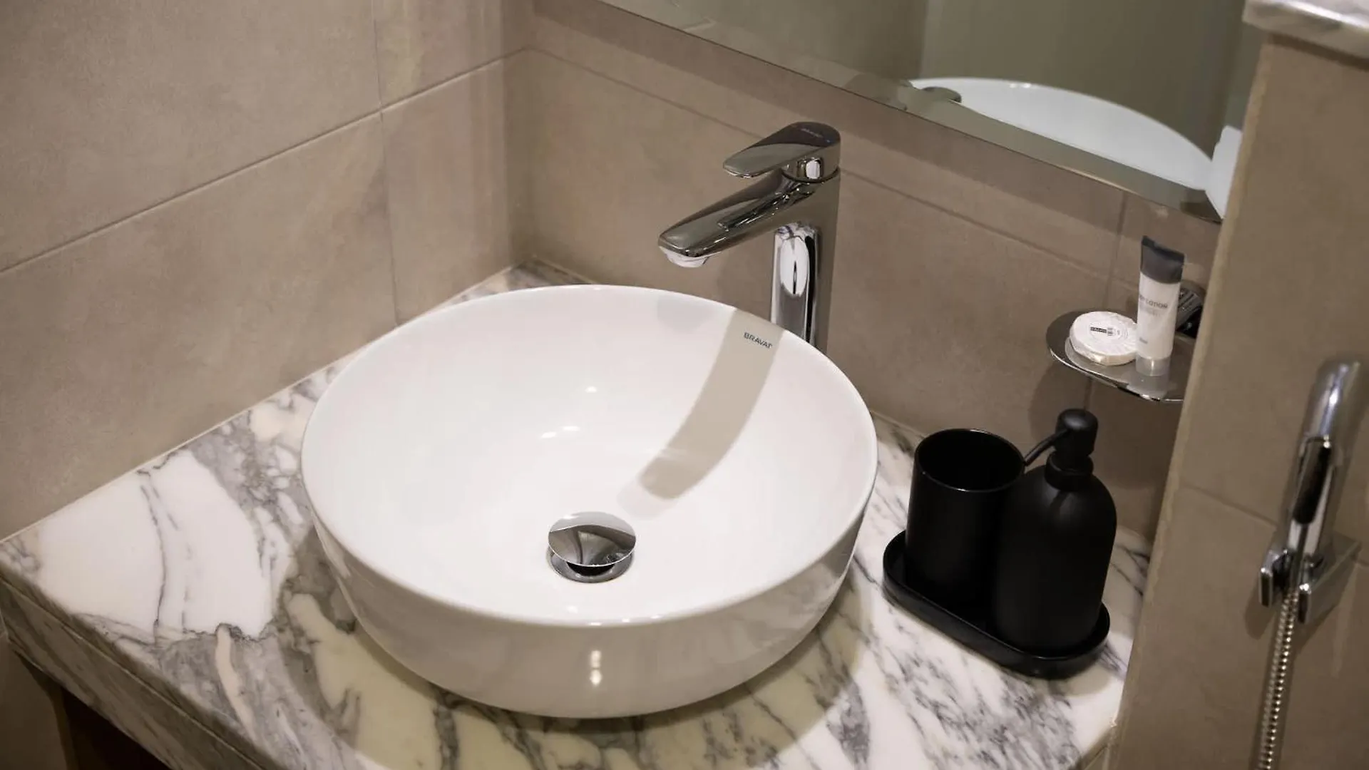 Modern Luxe 2Br In Business Bay Apartment Dubai United Arab Emirates