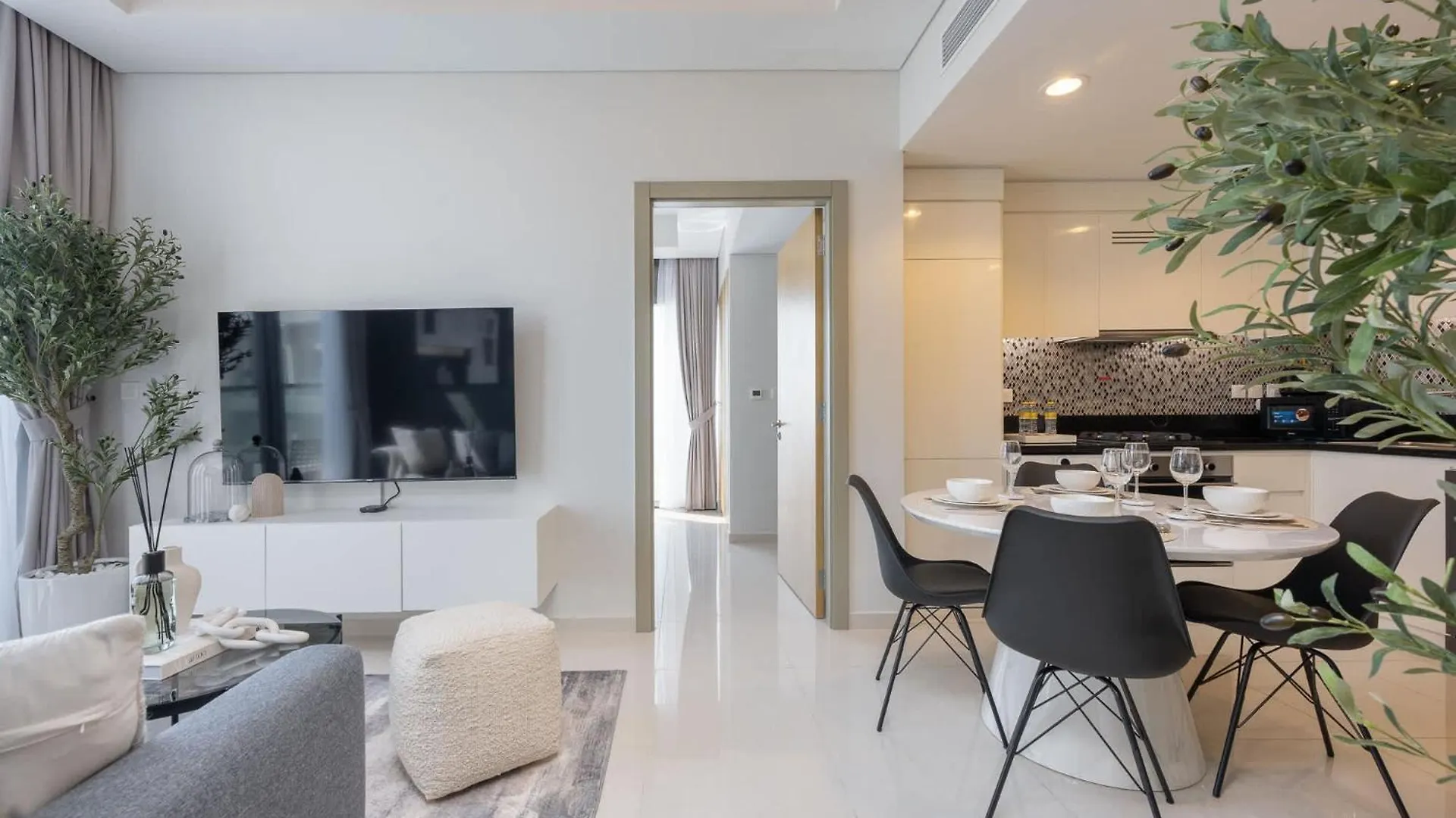 Modern Luxe 2Br In Business Bay Apartment Dubai