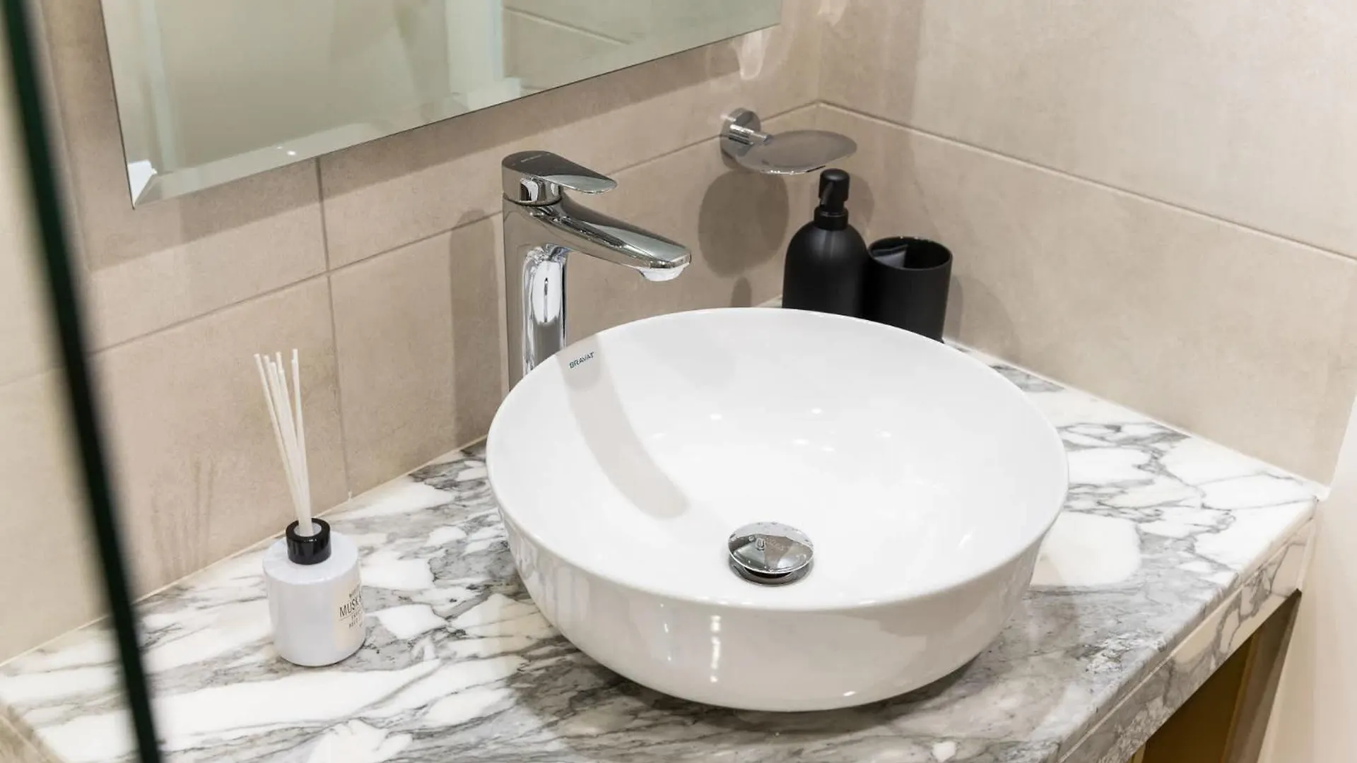 Modern Luxe 2Br In Business Bay Apartment Dubai